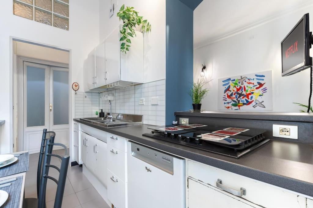 Historical Suite - Pieno Centro - Porta Nuova- Piazza Castello Torino Dış mekan fotoğraf