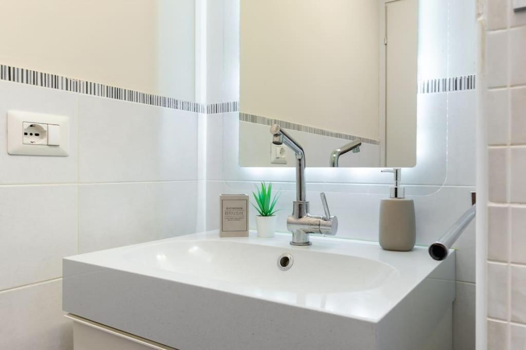 Historical Suite - Pieno Centro - Porta Nuova- Piazza Castello Torino Dış mekan fotoğraf